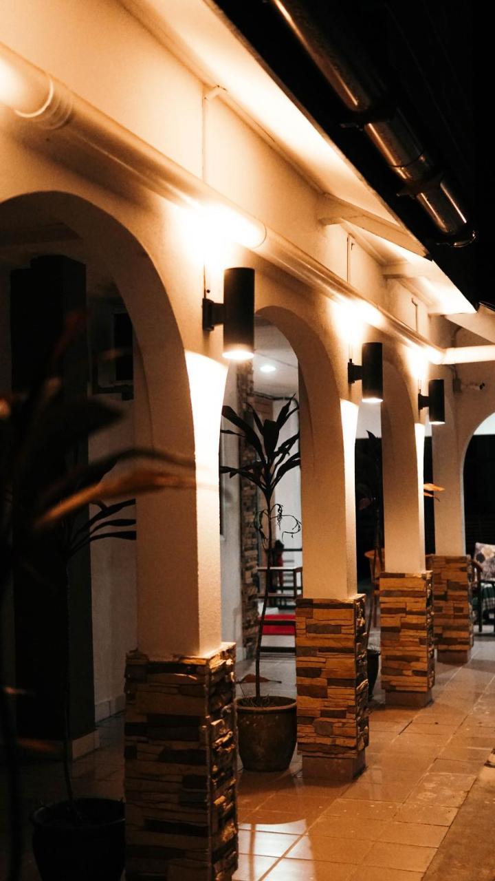 Sura Inn Dungun Extérieur photo